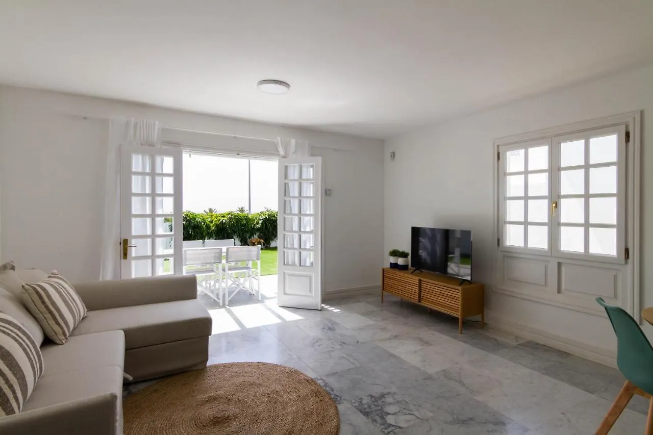 Espacioso Jardin Con Vistas Pasito Blanco 0*,